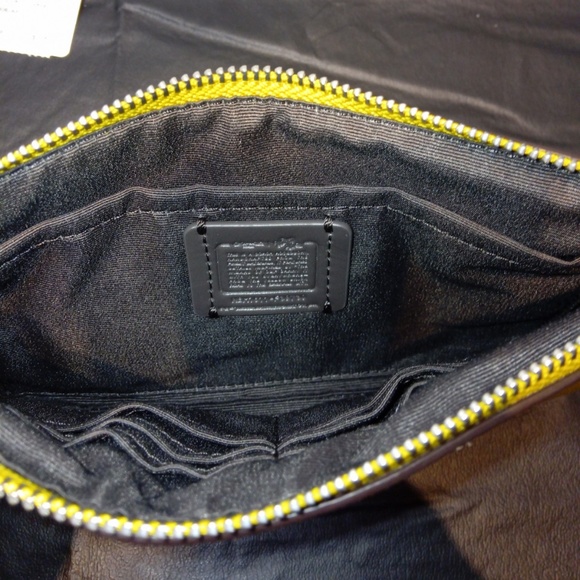 COACH Lg Wristlet w/ Charms Wizard of Oz Box Set - Picture 6 of 8